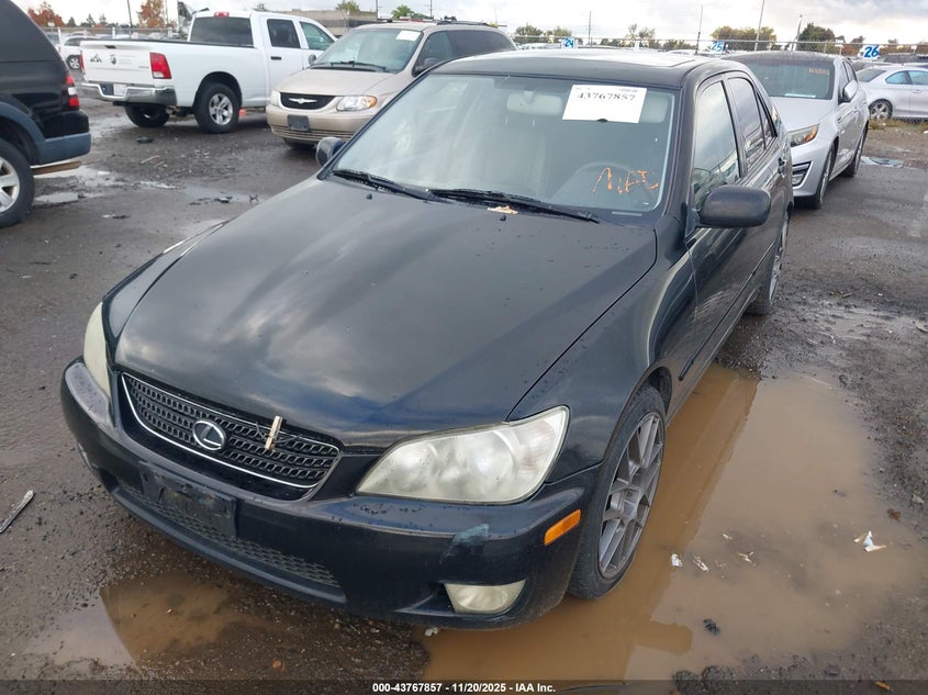 JTHBD192220049564 2002 LEXUS IS photo no. 2