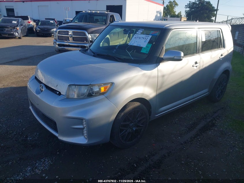 JTLZE4FE1EJ057879 2014 SCION XB photo no. 2