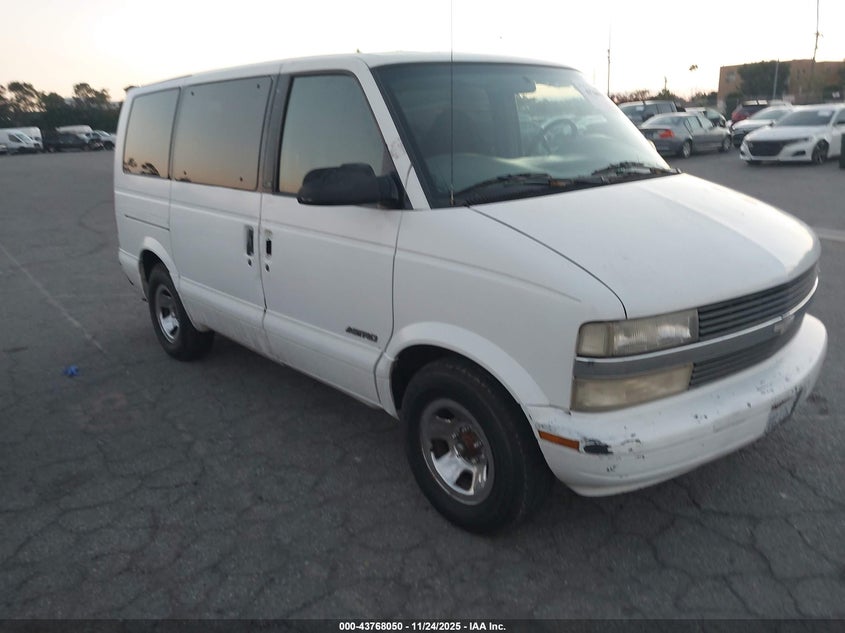 CHEVROLET ASTRO 1998. Lot# 43768050. VIN 1GNDM19W3WB202256. Photo 1
