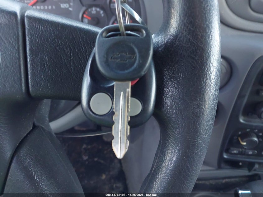 2008 Chevrolet Trailblazer Lt VIN: 1GNDS13SX82212295 Lot: 43768198