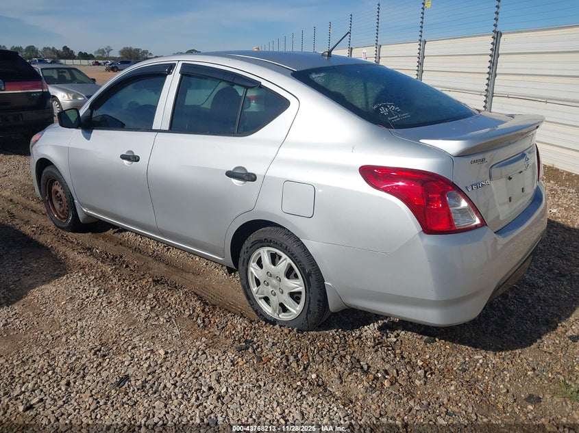 3N1CN7AP7JL809022 2018 NISSAN VERSA photo no. 3