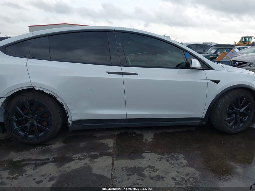 2022 Tesla Model X Dual Motor All-Wheel Drive VIN: 7SAXCAE51NF343010 Lot: 43768229