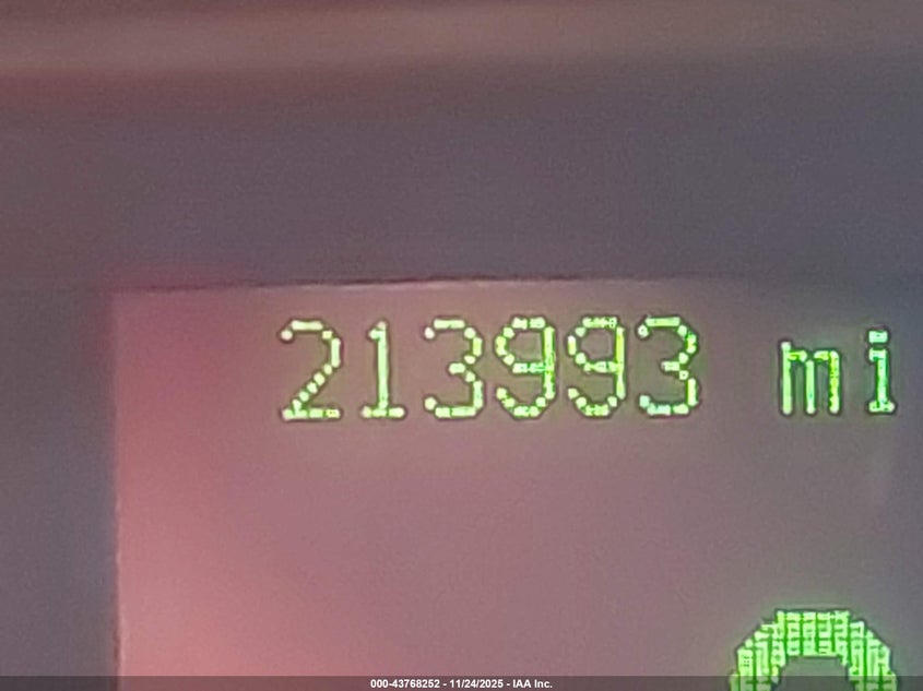 2008 Mercury Grand Marquis Ls VIN: 2MEFM75V08X661938 Lot: 43768252