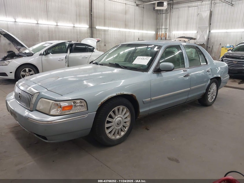 2MEFM75V08X661938 2008 MERCURY GRAND MARQUIS photo no. 2