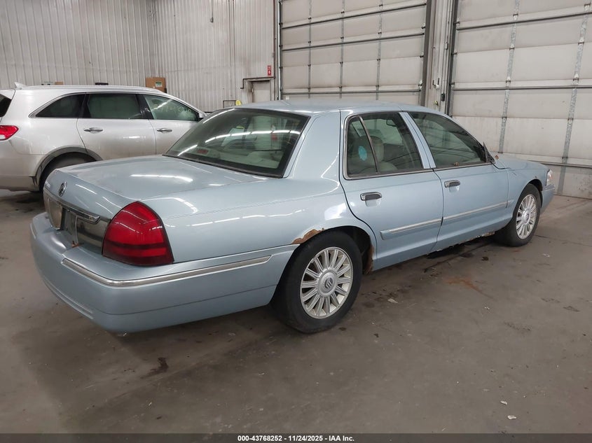 2MEFM75V08X661938 2008 MERCURY GRAND MARQUIS photo no. 4