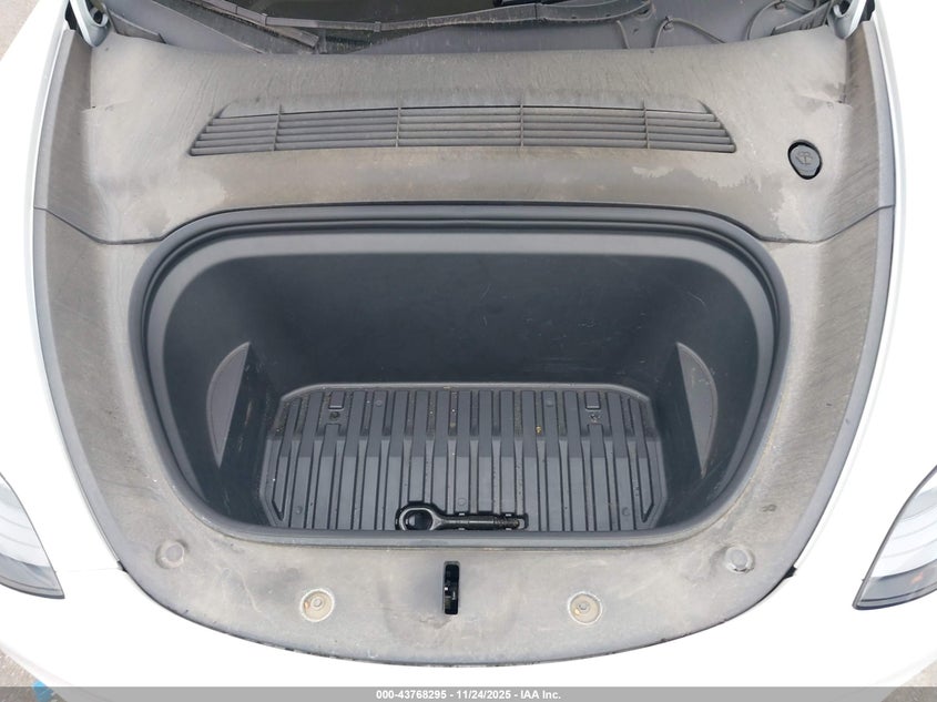 2023 Tesla Model Y Awd/Long Range Dual Motor All-Wheel Drive VIN: 7SAYGDEE7PF691505 Lot: 43768295