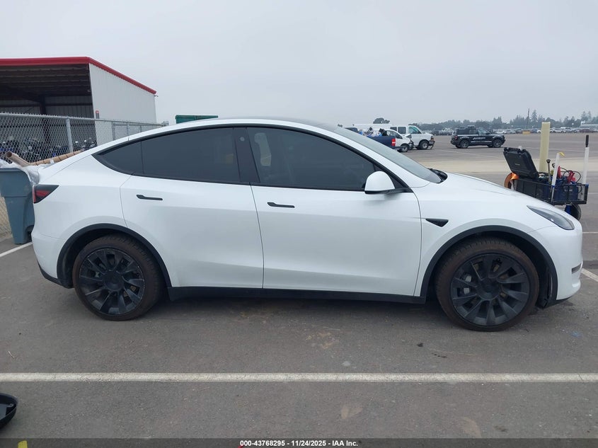 2023 Tesla Model Y Awd/Long Range Dual Motor All-Wheel Drive VIN: 7SAYGDEE7PF691505 Lot: 43768295