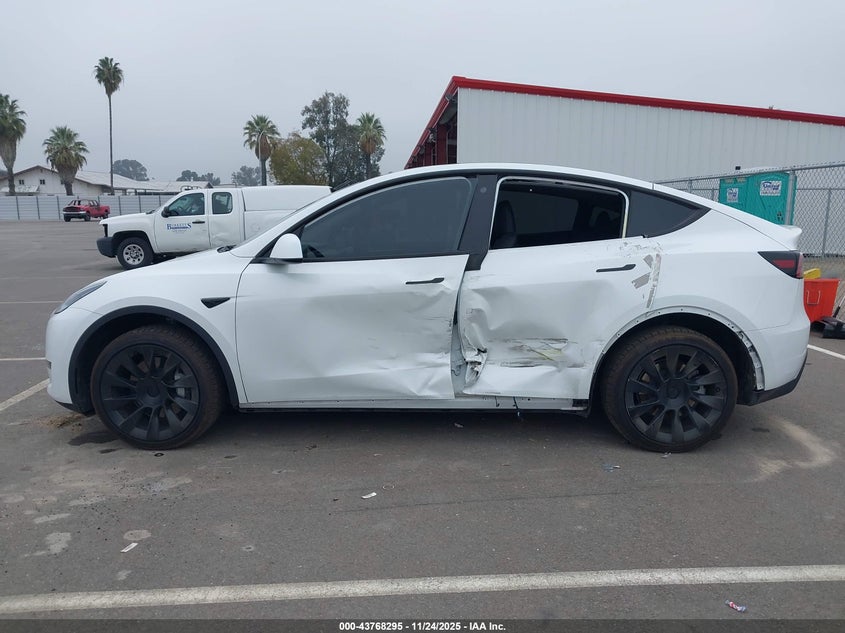 2023 Tesla Model Y Awd/Long Range Dual Motor All-Wheel Drive VIN: 7SAYGDEE7PF691505 Lot: 43768295