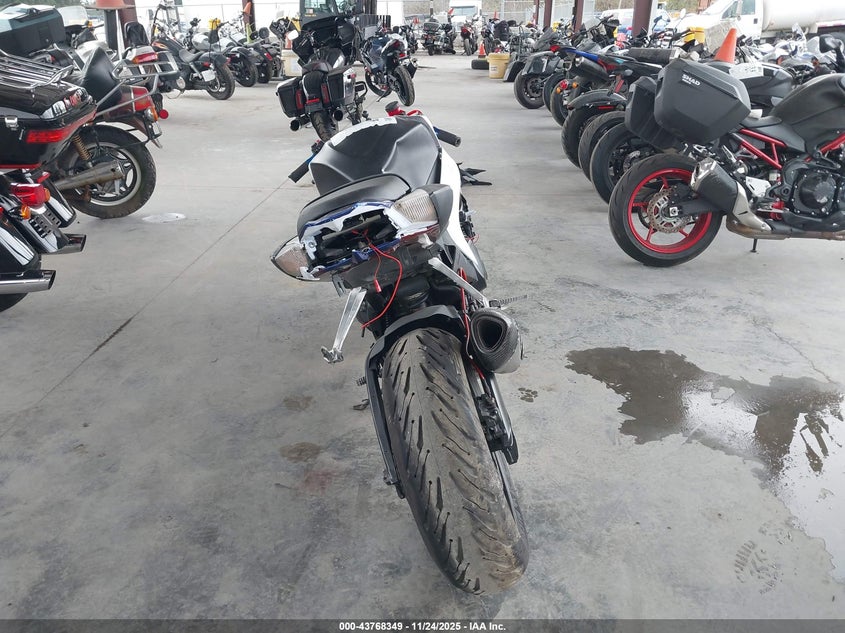 2013 Suzuki Gsx-R1000 VIN: JS1GT78A5D2101504 Lot: 43768349