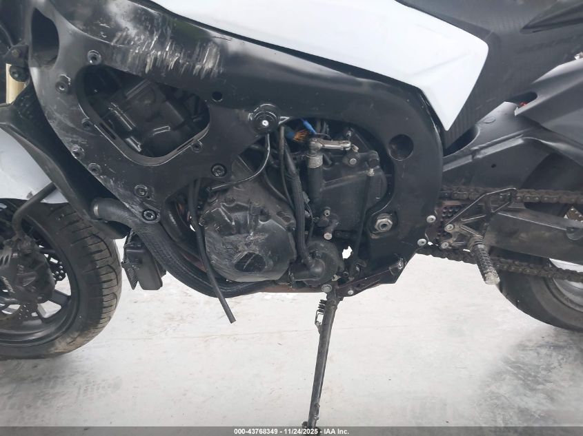 2013 Suzuki Gsx-R1000 VIN: JS1GT78A5D2101504 Lot: 43768349