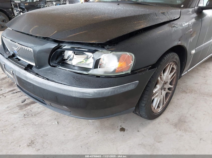 2004 Volvo V70 2.5T VIN: YV1SW59V342381561 Lot: 43768483