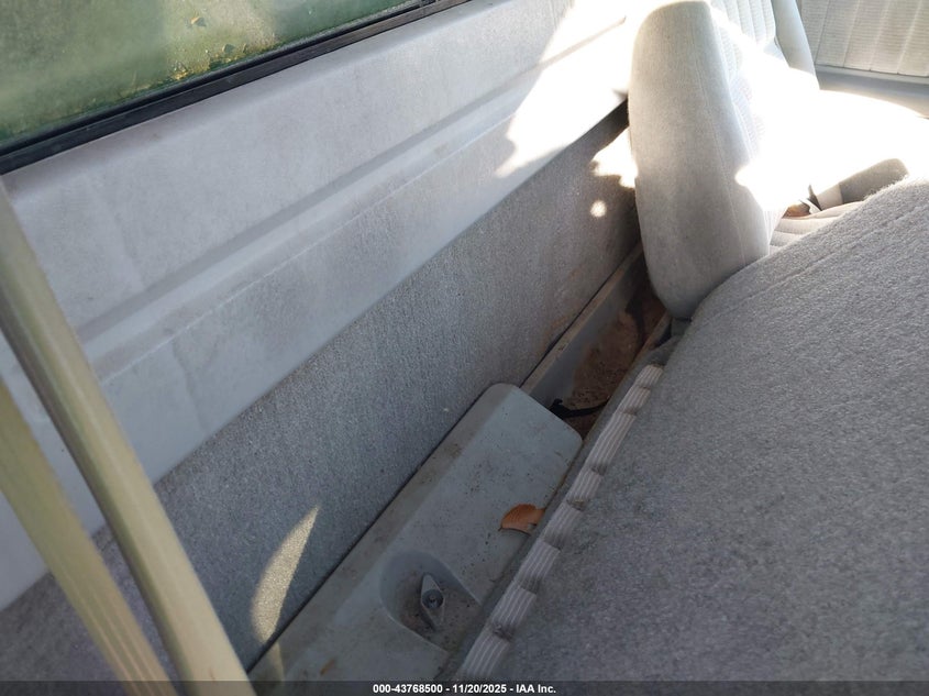 1994 Chevrolet Gmt-400 K1500 VIN: 1GCEK14Z7RZ241710 Lot: 43768500