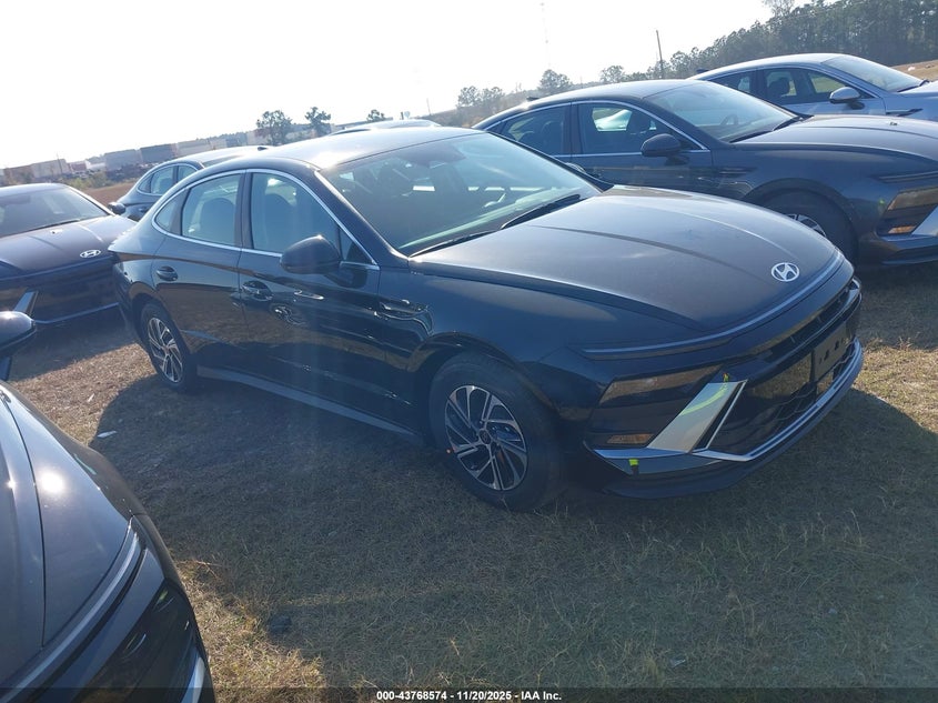 2026 HYUNDAI SONATA HYBRID  (VIN: KMHL24JJ3TA142536)