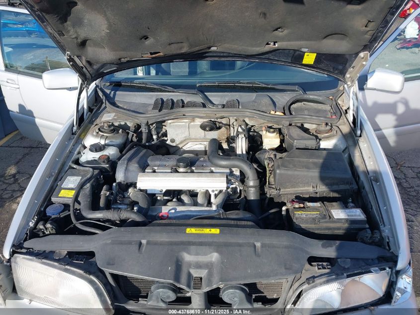 1999 Volvo V70 R VIN: YV1LV62D3X2558791 Lot: 43768610