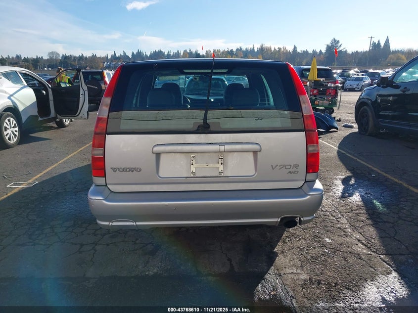 1999 Volvo V70 R VIN: YV1LV62D3X2558791 Lot: 43768610