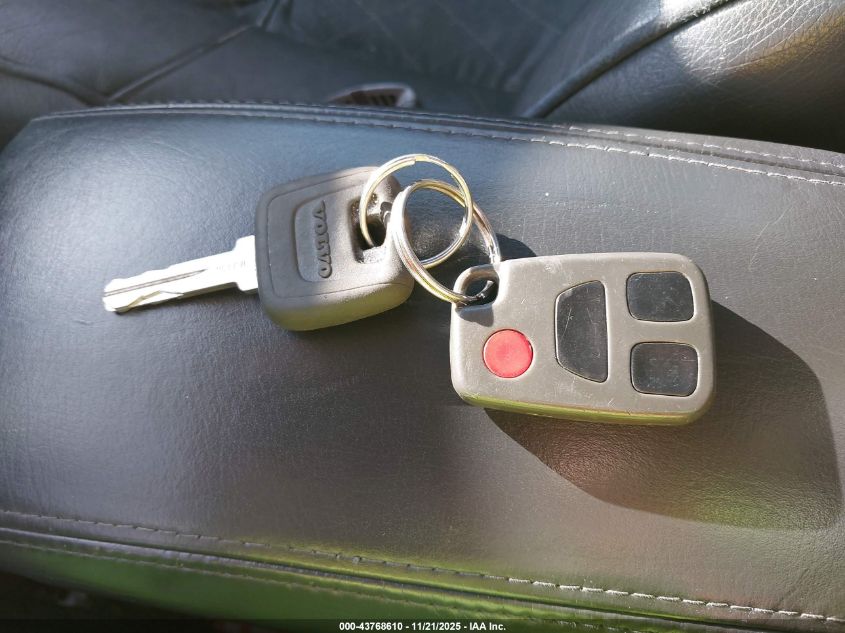 1999 Volvo V70 R VIN: YV1LV62D3X2558791 Lot: 43768610