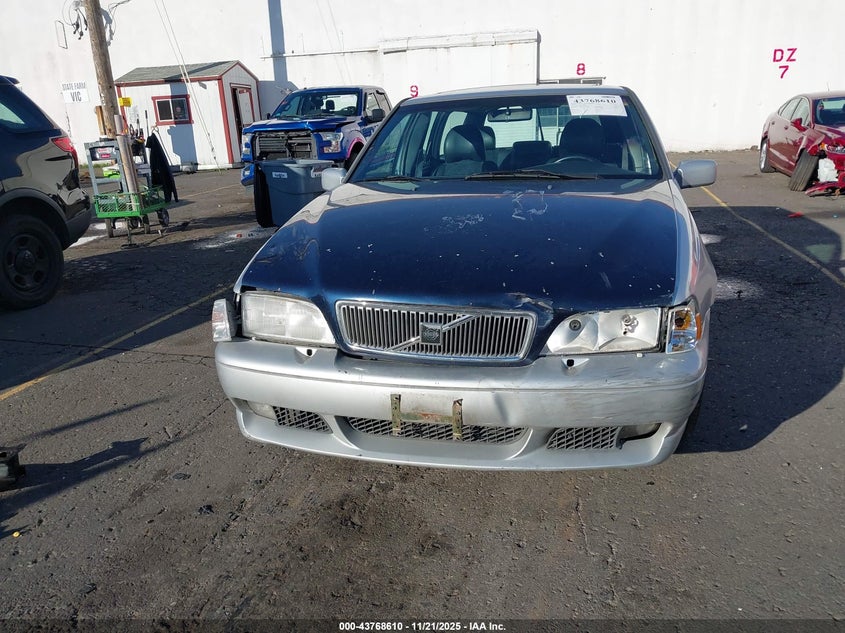 1999 Volvo V70 R VIN: YV1LV62D3X2558791 Lot: 43768610