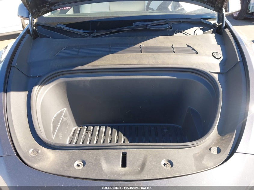 2022 Tesla Model Y Long Range Dual Motor All-Wheel Drive VIN: 7SAYGDEE8NF311908 Lot: 43768663