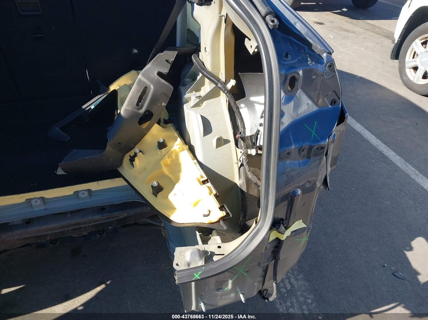 2022 Tesla Model Y Long Range Dual Motor All-Wheel Drive VIN: 7SAYGDEE8NF311908 Lot: 43768663