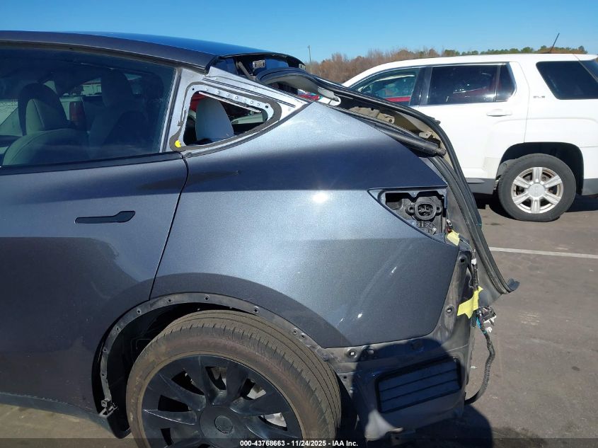 2022 Tesla Model Y Long Range Dual Motor All-Wheel Drive VIN: 7SAYGDEE8NF311908 Lot: 43768663