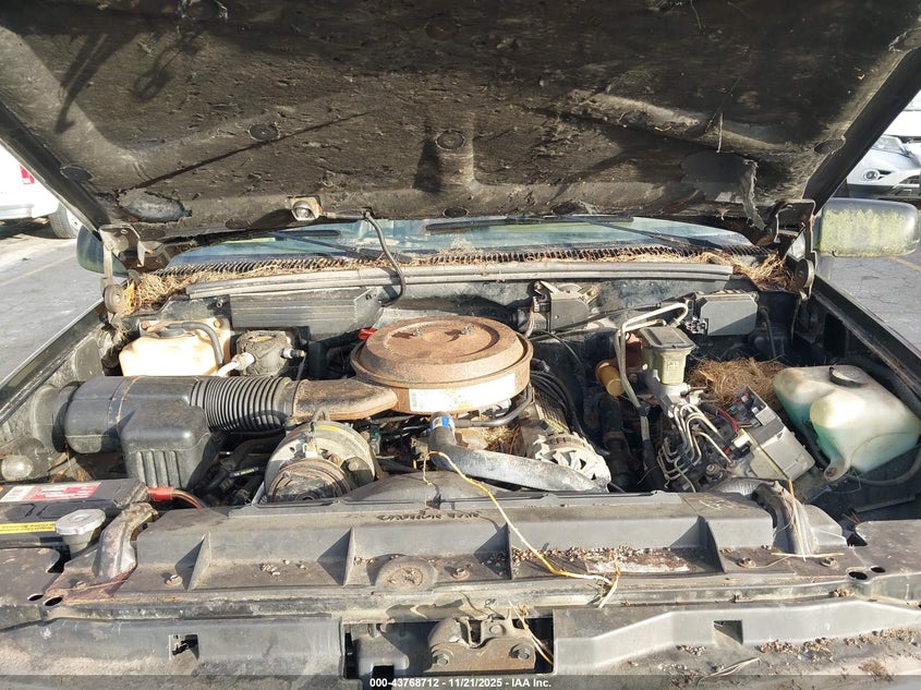 1994 Chevrolet Suburban K2500 VIN: 1GNGK26N4RJ421726 Lot: 43768712