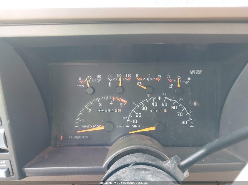 1994 Chevrolet Suburban K2500 VIN: 1GNGK26N4RJ421726 Lot: 43768712