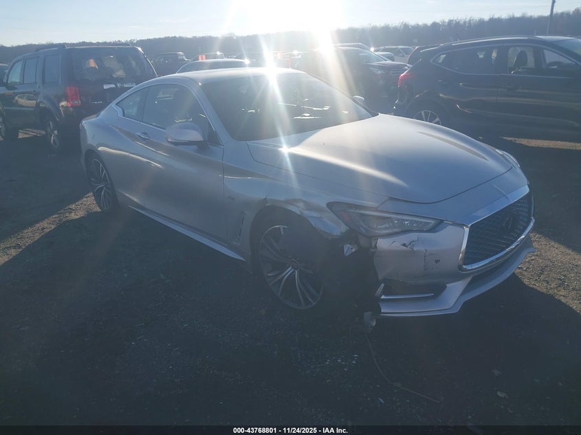 INFINITI Q60 LUXE AWD
