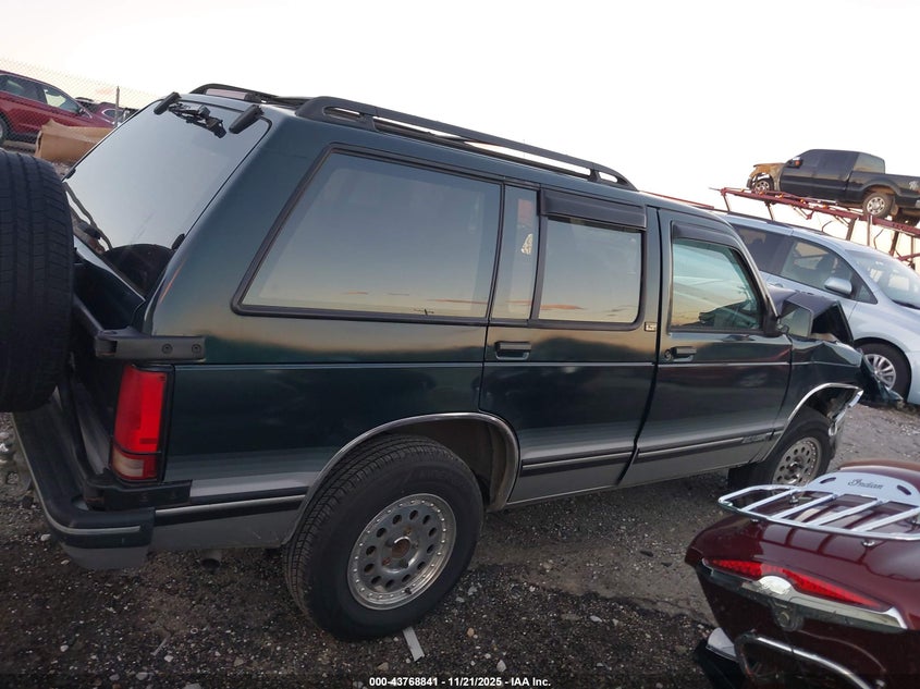 1994 Chevrolet Blazer S10 VIN: 1GNDT13WXR2118502 Lot: 43768841