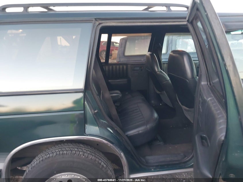 1994 Chevrolet Blazer S10 VIN: 1GNDT13WXR2118502 Lot: 43768841