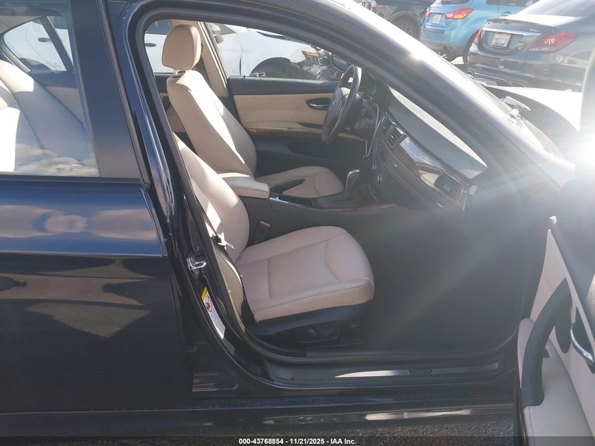 WBAPK73599A453336 2009 BMW 3ER photo no. 5
