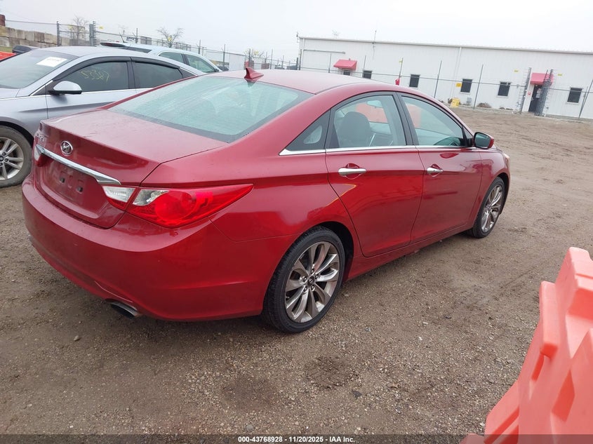 5NPEC4AC2BH067296 2011 HYUNDAI SONATA photo no. 4