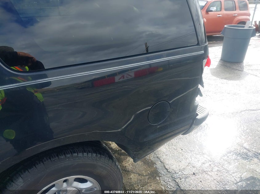 1999 Ford Expedition Eddie Bauer/Xlt VIN: 1FMRU17L3XLB43109 Lot: 43768933