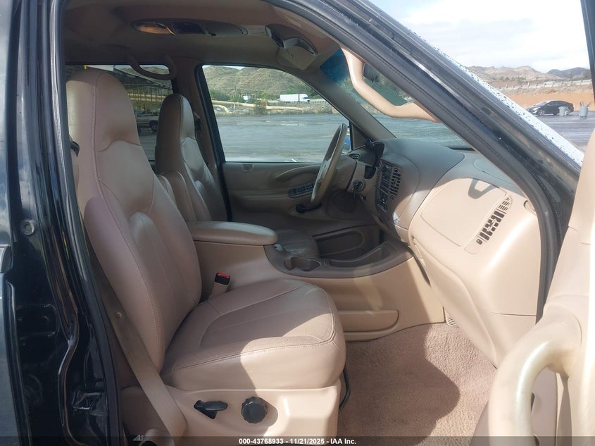 1FMRU17L3XLB43109 1999 FORD EXPEDITION photo no. 5