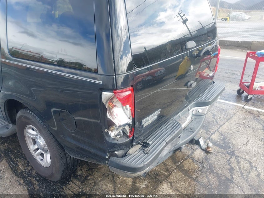 1999 Ford Expedition Eddie Bauer/Xlt VIN: 1FMRU17L3XLB43109 Lot: 43768933