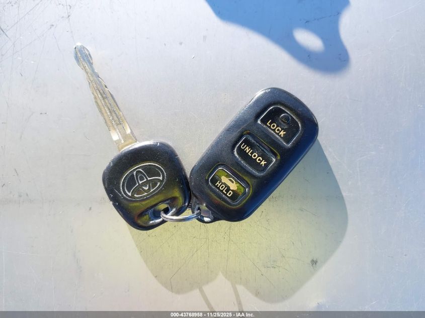 2004 Toyota Camry Le V6 VIN: 4T1BF32K84U589574 Lot: 43768958