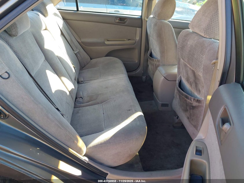 2004 Toyota Camry Le V6 VIN: 4T1BF32K84U589574 Lot: 43768958