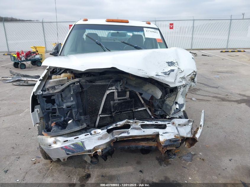 2005 Chevrolet Silverado 3500 Work Truck VIN: 1GCJK39U15E298350 Lot: 43769002