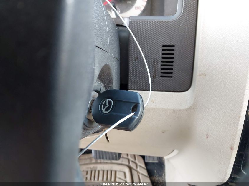 2008 Mazda Tribute I Grand Touring VIN: 4F2CZ02ZX8KM30813 Lot: 43769039