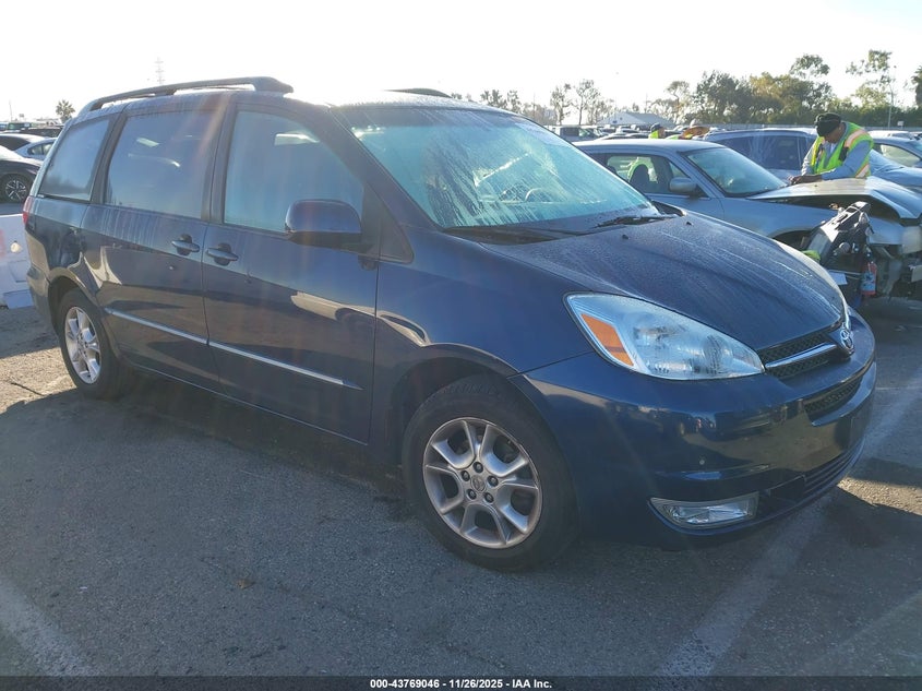 2004 TOYOTA SIENNA Navy VIN: 5TDZA22C74S159186
