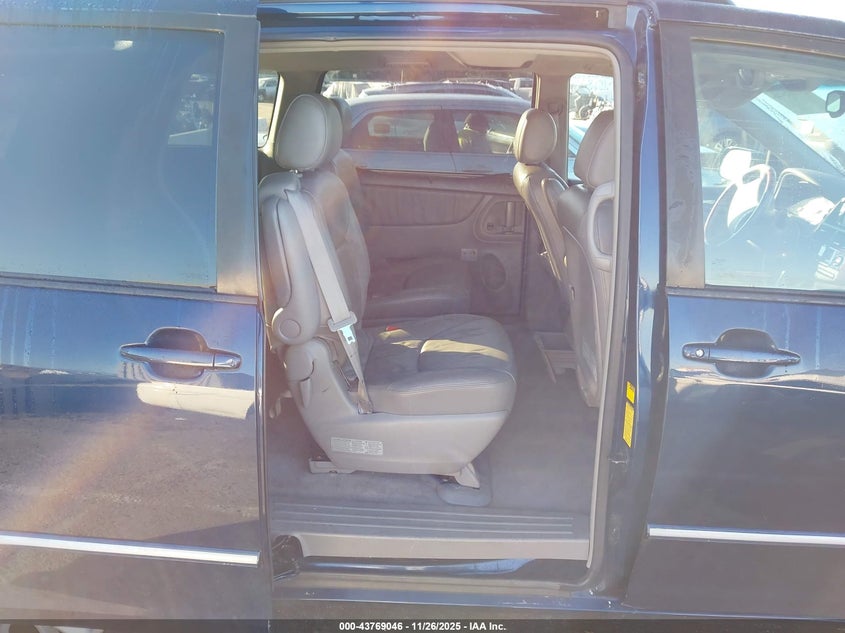 2004 Toyota Sienna Xle Limited VIN: 5TDZA22C74S159186 Lot: 43769046