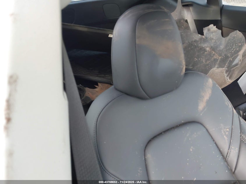 2024 Tesla Model Y Performance Dual Motor All-Wheel Drive VIN: 7SAYGDEF4RF066068 Lot: 43769053