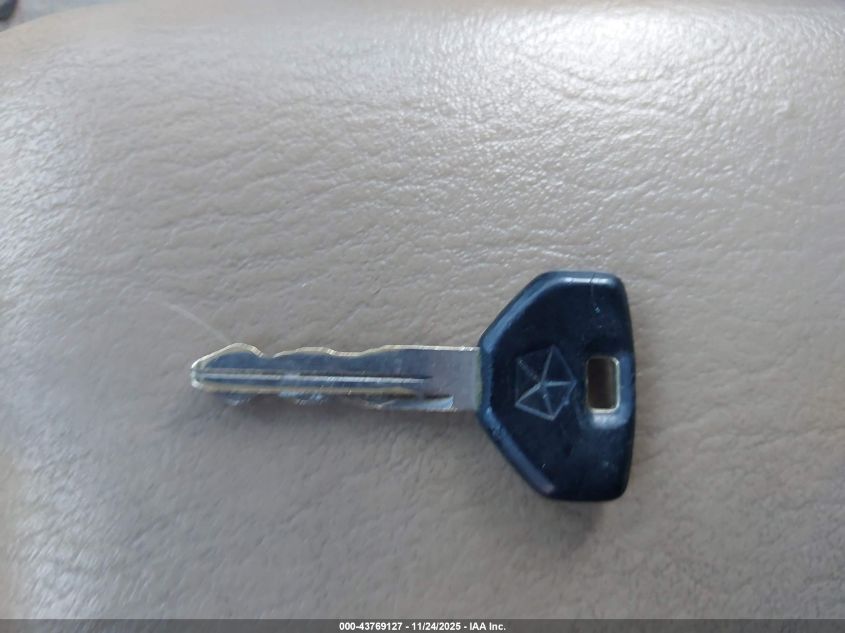 1999 Jeep Cherokee Classic/Sport VIN: 1J4FT68S0XL559626 Lot: 43769127