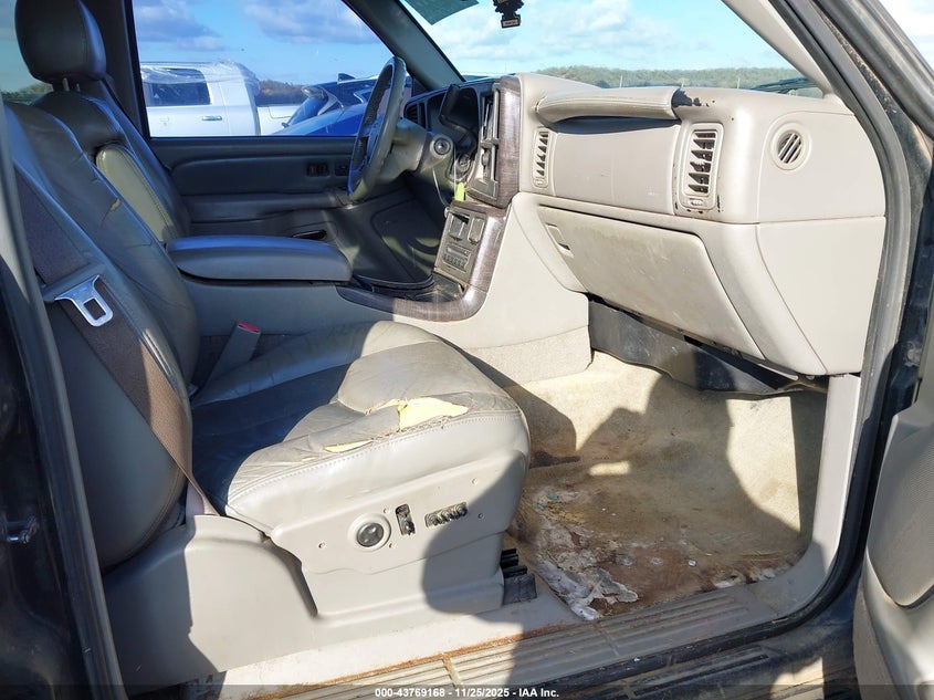 1GKEK63U54J156010 2004 GMC YUKON photo no. 5