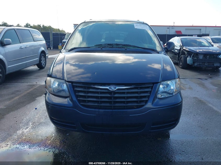 2007 Chrysler Town & Country VIN: 1A4GJ45R67B263483 Lot: 43769268