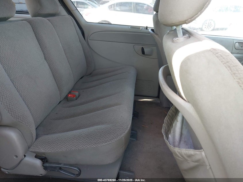 2007 Chrysler Town & Country VIN: 1A4GJ45R67B263483 Lot: 43769268