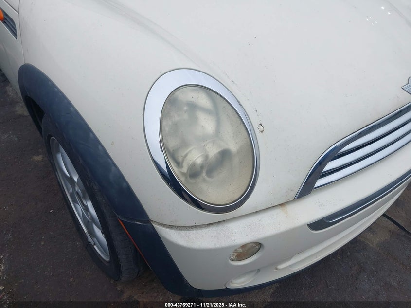 2007 Mini Cooper VIN: WMWRF33547TG16758 Lot: 43769271