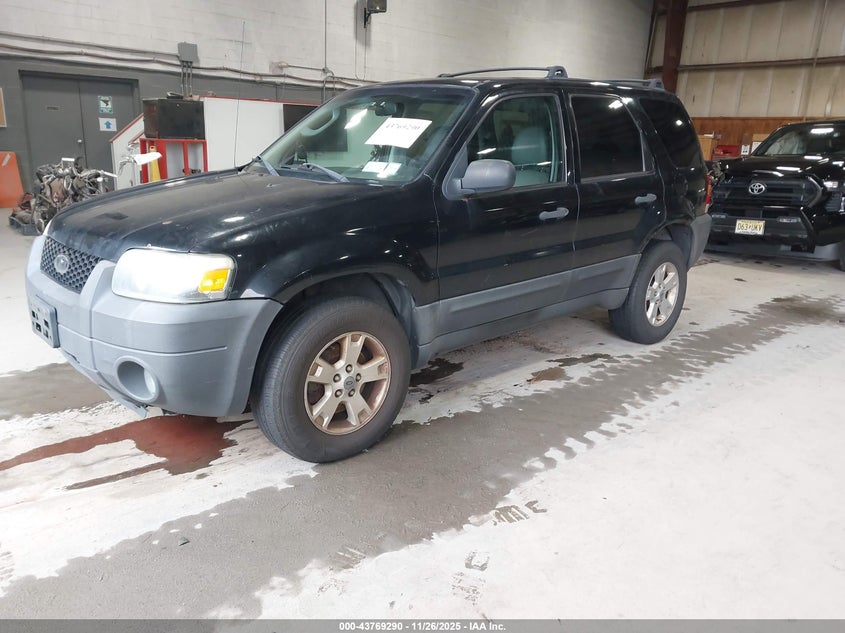 1FMCU93166KC44030 2006 FORD ESCAPE photo no. 2