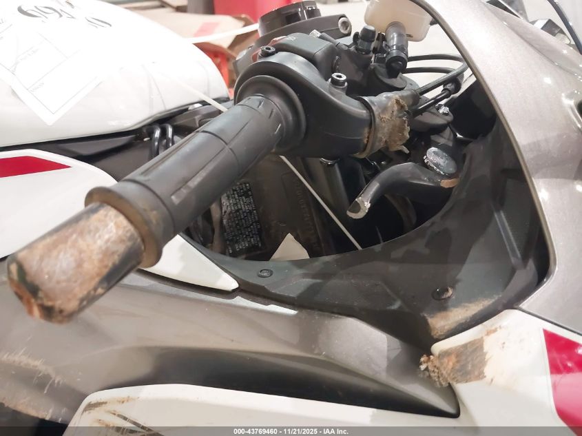 2025 Kawasaki Zx636 K VIN: JKBZXJJ1XSA030755 Lot: 43769460