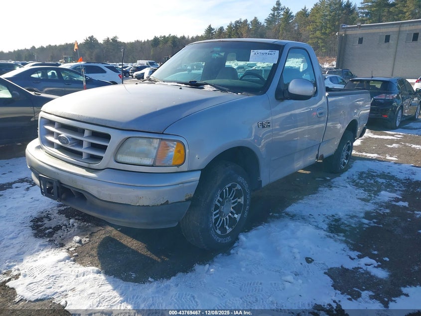 1FTRF172X2NA00368 2002 FORD F-150 photo no. 2