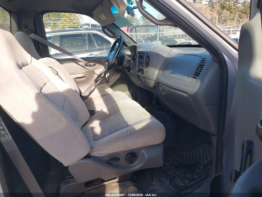 1FTRF172X2NA00368 2002 FORD F-150 photo no. 5